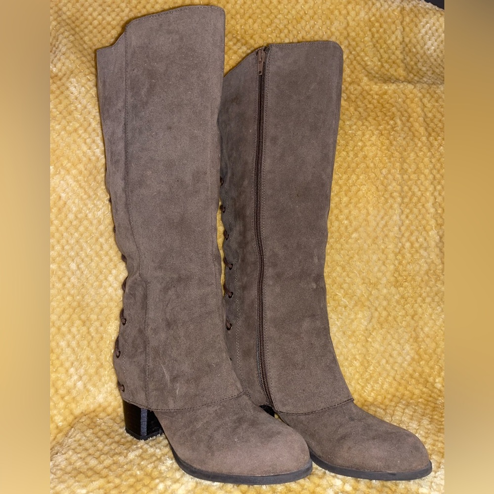Fergalicious by Fergie Womens boots - Size 6.5